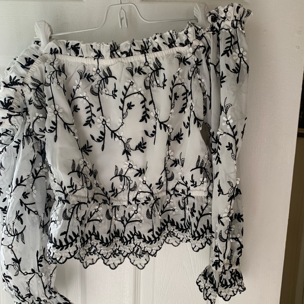 Majorelle embroidered crop top size Xl new with tags